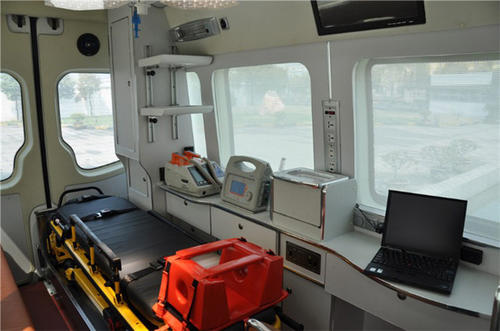 儋州救护车内部